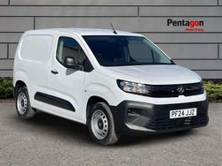White New 2024 Vauxhall Combo MPV | £22,024