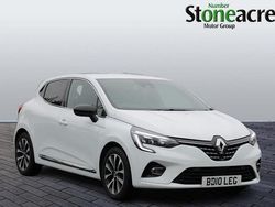 White Used 2023 Renault Clio V Techno Hatchback | £15,495 (Fair price)