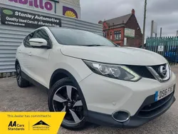 White Used 2016 Nissan Qashqai N-Connecta SUV | £6,650 (Fair price)