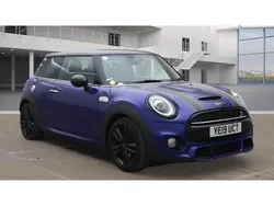 Blue Used 2019 Mini Cooper S Hatch Hatchback | £13,989 (Fair price)