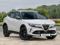 Bicolour metallic scala ivory with black roof New 2025 Alfa Romeo GT Junior Hatchback | £24,998