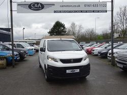 White Used 2020 Peugeot Expert S Van | £8,995 (Good price)