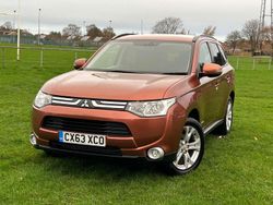 Orange Used 2014 Mitsubishi Outlander SUV | £5,610 (Fair price)