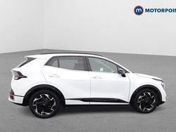 White Used 2023 Kia Sportage 4 SUV | £25,149 (Good price)