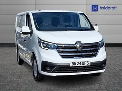 Solid glacier white New 2024 Renault Trafic Van | £22,499