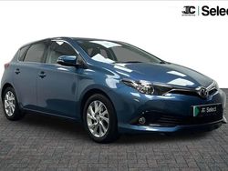 Blue Used 2017 Toyota Auris Business Edition Hatchback | £9,300 (Fair price)
