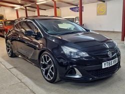 Black Used 2015 Vauxhall Astra GTC S Coupe | £9,500 (Fair price)