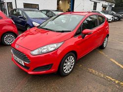 Red Used 2015 Ford Fiesta Style Hatchback | £5,250 (Fair price)