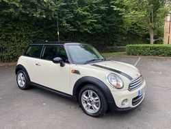 White Used 2013 Mini Cooper Hatch Hatchback | £4,750 (Super price)