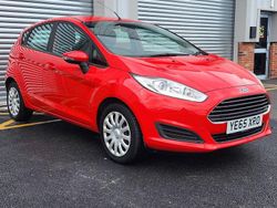 Red Used 2016 Ford Fiesta Zetec Hatchback | £5,850 (Fair price)