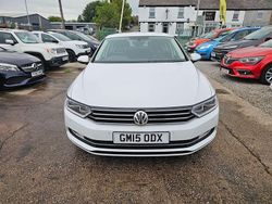 White Used 2015 VW Passat SE Sedan | £8,690 (Fair price)