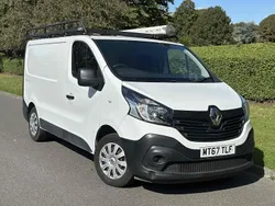 Glacier white Used 2017 Renault Trafic Business Van | £8,990 (Fair price)