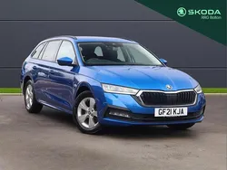 Race blue metallic Used 2021 Skoda Octavia SE Technology Estate | £15,995 (Fair price)