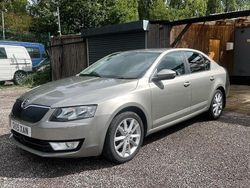 Beige Used 2015 Skoda Octavia Elegance Hatchback | £6,649 (Super price)