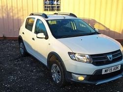 White Used 2015 Dacia Sandero Lauréate Hatchback | £5,850 (Fair price)