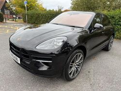 Black Used 2019 Porsche Macan SUV | £32,490 (Fair price)