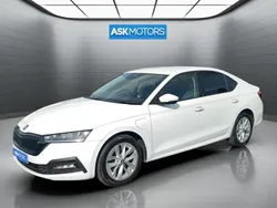 White Used 2021 Skoda Octavia SE Technology Hatchback | £15,499 (Fair price)