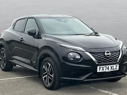 Pearl black Used 2024 Nissan Juke N-Connecta SUV | £20,617 (Fair price)