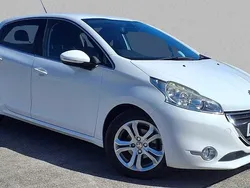 White Used 2014 Peugeot 208 Allure Hatchback | £5,070 (Fair price)
