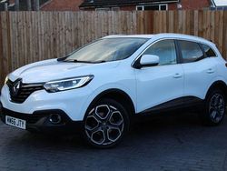 White Used 2016 Renault Kadjar Dynamique SUV | £6,450 (Fair price)