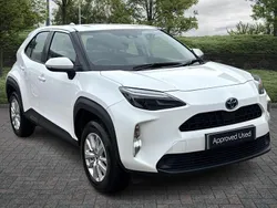 White Used 2024 Toyota Yaris Hybrid Estate | £21,461 (Good price)