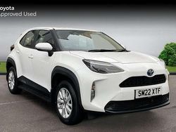 White Used 2022 Toyota Yaris Hybrid SUV | £19,154 (Super price)