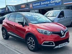 Red/black Used 2015 Renault Captur Signature SUV | £7,595 (Fair price)