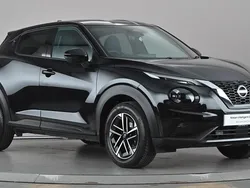 Black Used 2024 Nissan Juke N-Connecta SUV | £18,999 (Fair price)