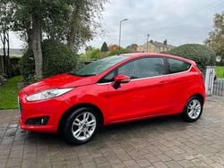 Red Used 2014 Ford Fiesta Zetec Hatchback | £2,995 (Super price)