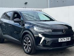 Metallic diamond black Used 2024 Renault Captur Evolution SUV | £19,105 (Fair price)