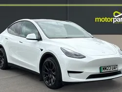Pearl white multicoat Used 2023 Tesla Model Y SUV | £25,500 (Fair price)