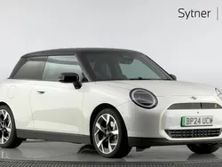 White Used 2024 Mini Cooper SE Hatch Hatchback | £29,000