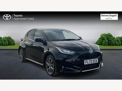 Black Used 2022 Toyota Yaris Hybrid Hatchback | £20,606 (Expensive)