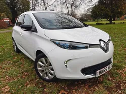 White Used 2015 Renault Zoe Dynamique Hatchback | £5,490 (Fair price)