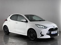 White Used 2022 Toyota Yaris Hybrid Design Hatchback | £16,300 (Good price)