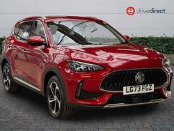 Tri coat dynamic red Used 2023 MG HS SE SUV | £15,150 (Fair price)