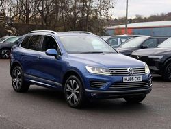 Blue Used 2016 VW Touareg R-line SUV | £14,995 (Fair price)