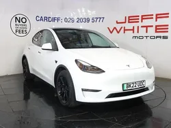 White Used 2022 Tesla Model Y Long Range AWD SUV | £25,488 (A bit pricey)