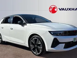 White Used 2023 Vauxhall Astra Ultimate Hatchback | £20,405 (Fair price)