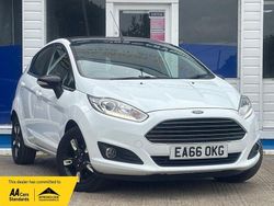 White Used 2016 Ford Fiesta Zetec Hatchback | £7,900 (Fair price)