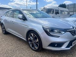 Used 2016 Renault Mégane III Signature Estate | £7,995 (Expensive)