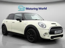 White Used 2019 Mini Cooper S Classic Hatchback | £12,200 (Fair price)