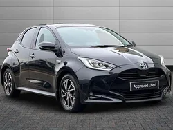 Black Used 2021 Toyota Yaris Hybrid Design Hatchback | £16,295 (Fair price)