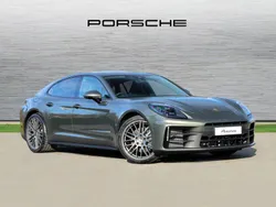 Aventurine green metallic New 2024 Porsche Panamera 4 Sedan | £99,710