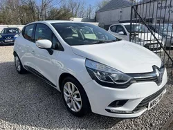 White Used 2017 Renault Clio IV Dynamique Hatchback | £8,500 (Fair price)