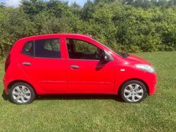 Red Used 2011 Hyundai i10 Classic Hatchback | £1,499 (A bit pricey)