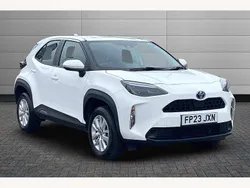 White Used 2023 Toyota Yaris Cross SUV | £20,460 (Good price)