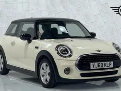 White Used 2019 Mini Cooper Classic Hatchback | £15,833 (Fair price)