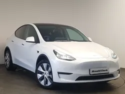 White Used 2022 Tesla Model Y Long Range SUV | £27,298 (A bit pricey)