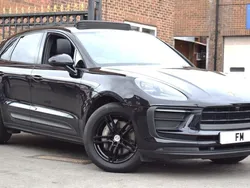 Black Used 2022 Porsche Macan SUV | £41,750 (Fair price)